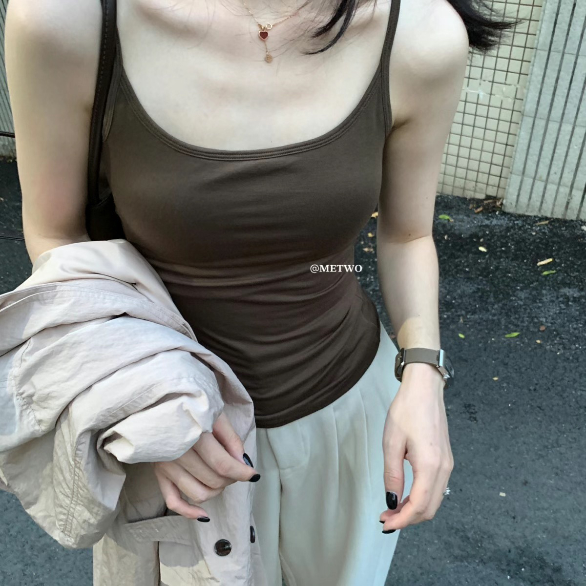 METWO 2025大U黑色美背吊带背心女早秋新款带bra外穿内搭上衣女