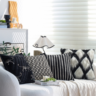 北欧风几何条纹抱枕套吉祥黑金豹抱枕黑白撞色沙发靠垫居家装饰