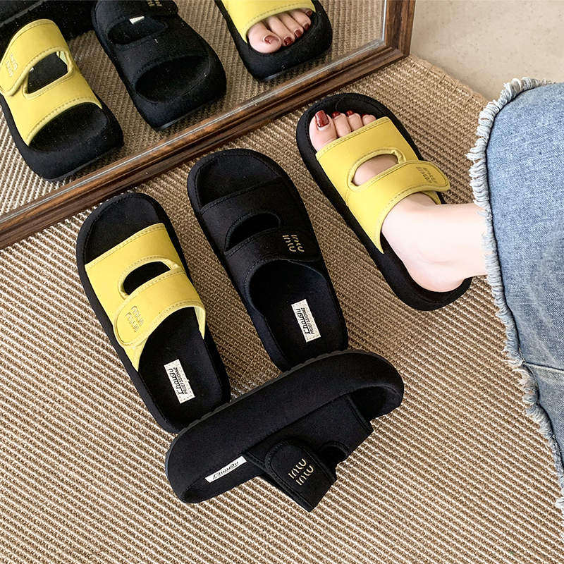 厚底魔术贴拖鞋女夏外穿2026新款高级感一字拖配裙子沙滩勃肯凉拖