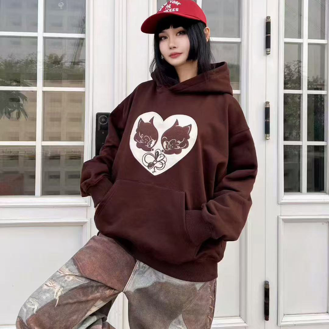 复古爱心刺绣连帽卫衣