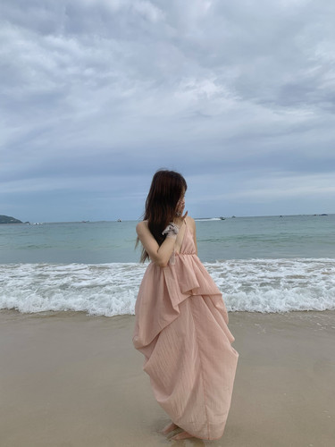 半露背蓬蓬褶皱长款连衣裙夏