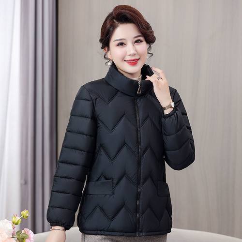 轻薄棉服女2023年新款棉服妈妈冬季外套羽绒棉服短款大码棉袄外穿