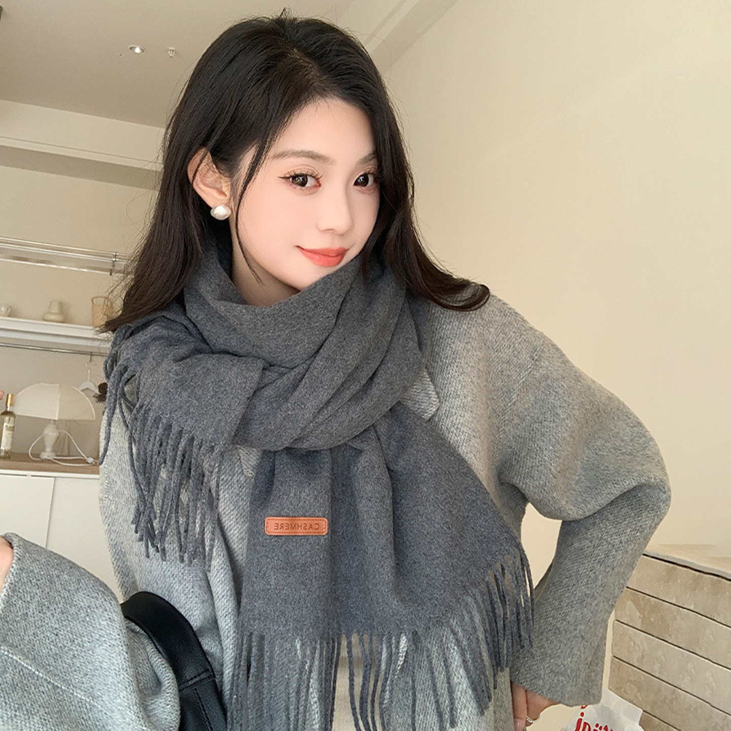 深灰色围巾女款2026新款秋冬天学生韩版百搭送女朋友生日礼物围脖