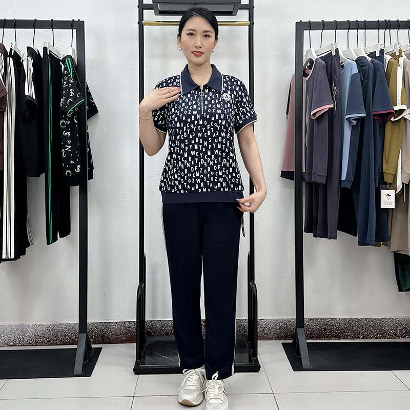 专柜新款中年女夏装运动套装休闲显瘦T恤中老年妈妈春夏两件套薄