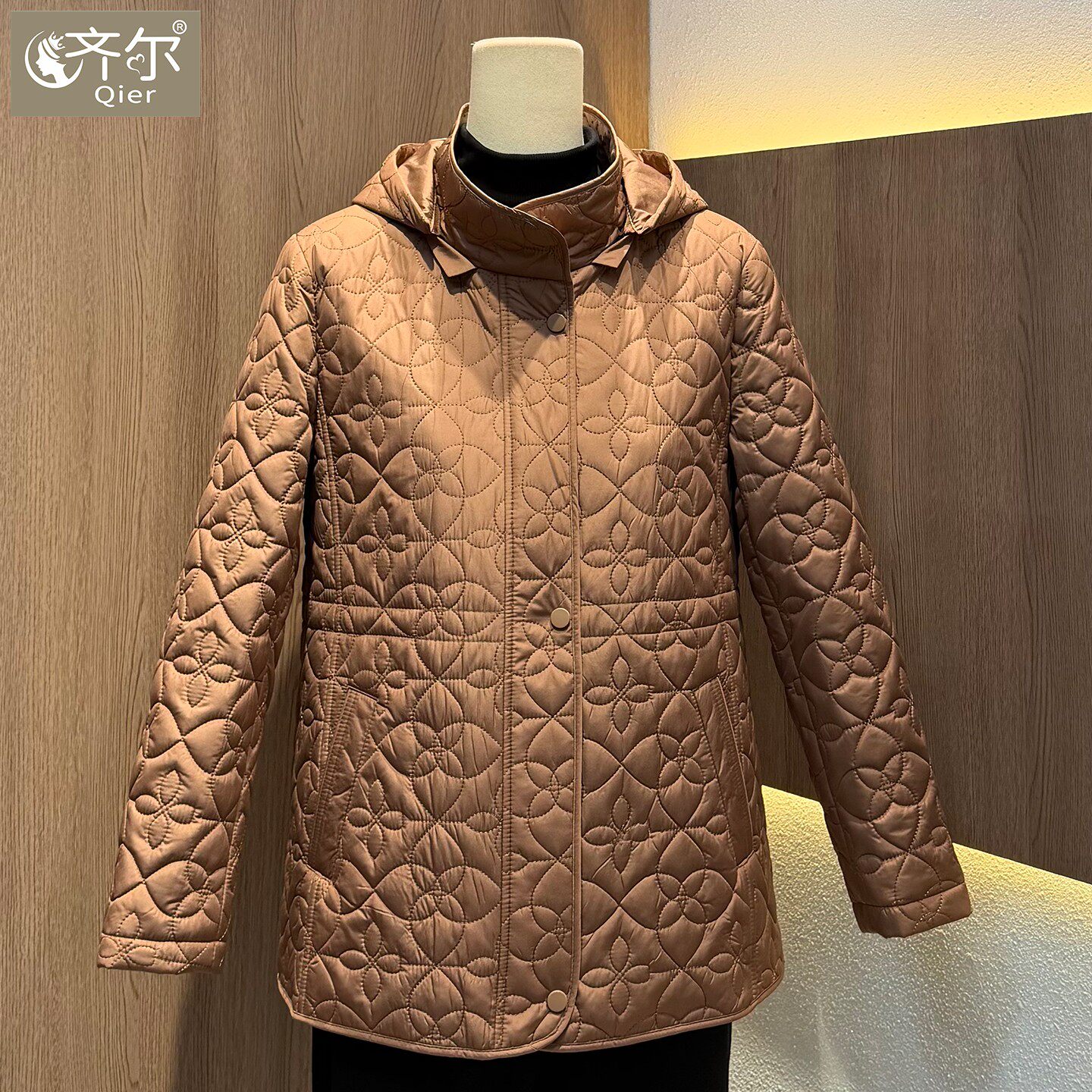 品牌中老年秋冬棉服妈妈外套轻薄棉衣新款大码棉袄洋气减龄妈妈装