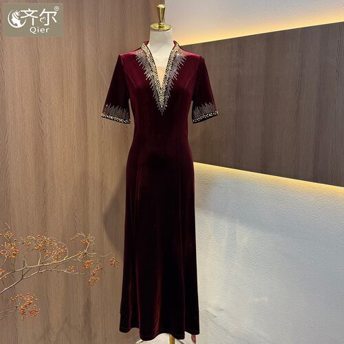 喜婆婆2026新款丝绒连衣裙女短袖V领长裙婚礼妈妈礼服气质婚宴装