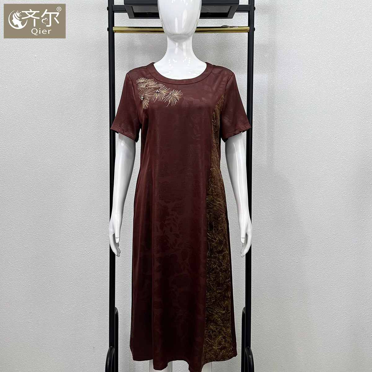 高端桑蚕丝连衣裙女2025新款中式旗袍夏季刺绣中老年妈妈真丝裙子
