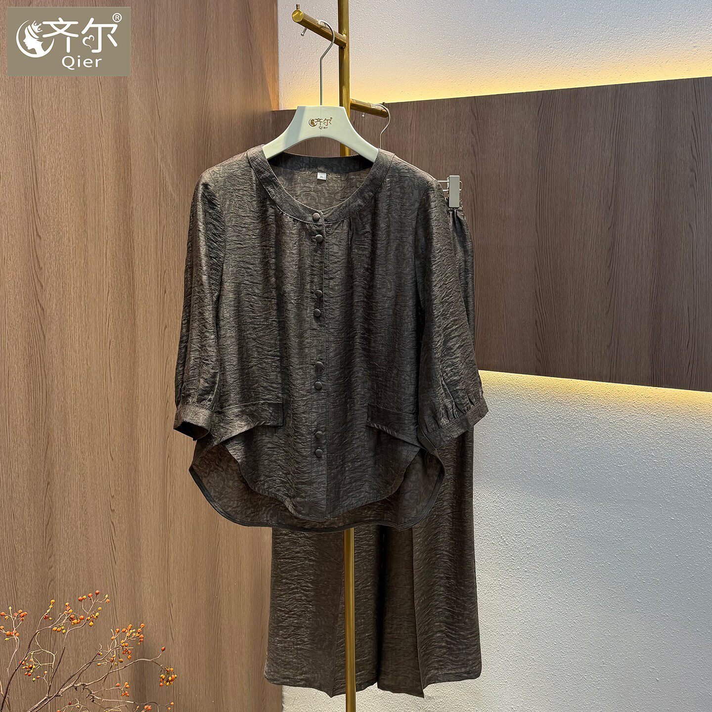 大码天丝中老年女装两件套圆领单排扣2026夏季新款气质显瘦套装