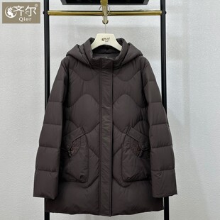商场2025冬季新款休闲连帽妈妈款羽绒服时尚洋气中老年女白鸭绒服