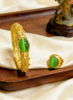 仿天然粉水晶玉髓碧玉绿东陵绿色镶嵌宝石手镯合金镀金中式手镯
