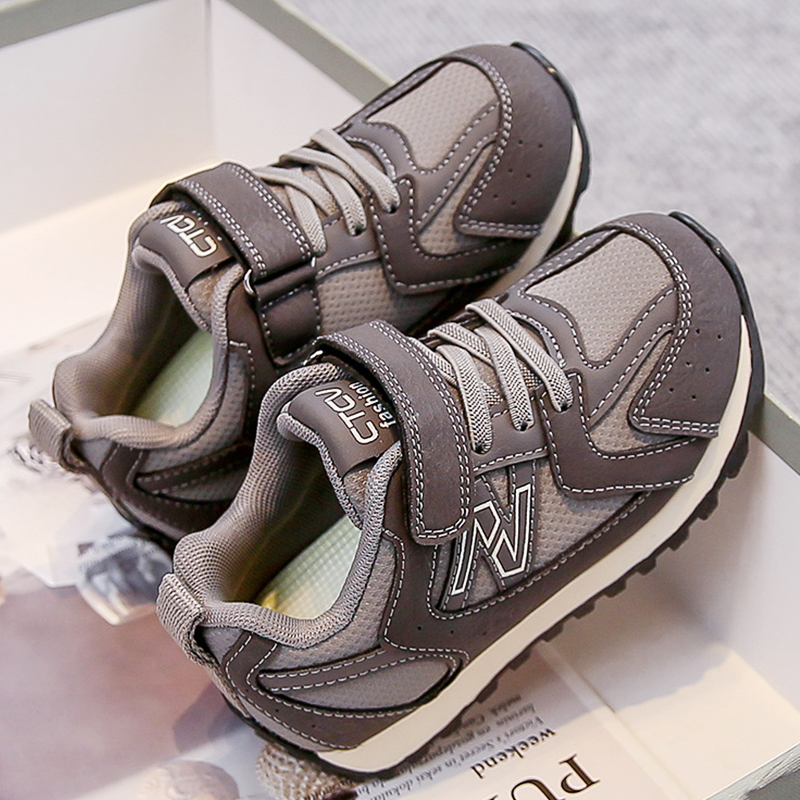 男童鞋子2025新款秋季软底休闲儿童运动鞋男孩潮牌板鞋爆款德训鞋