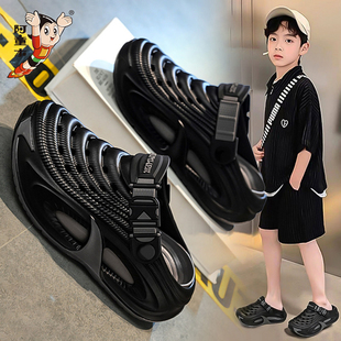 阿童木男童拖鞋外穿防滑2026新款夏季儿童沙滩洞洞鞋男孩大童软底