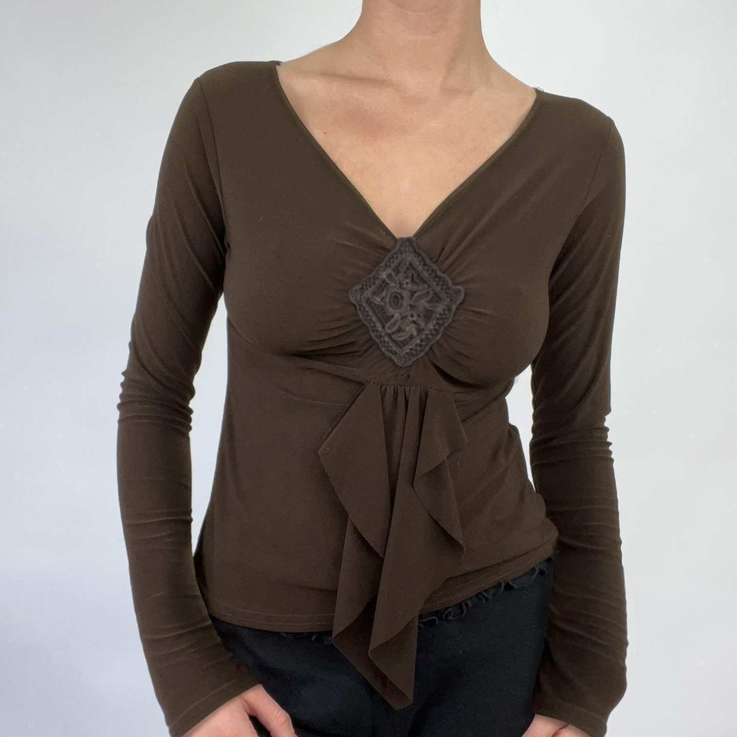 复古小众风V领绣花贴布修身T恤欧美气质女装秋款百搭纯色长袖T恤