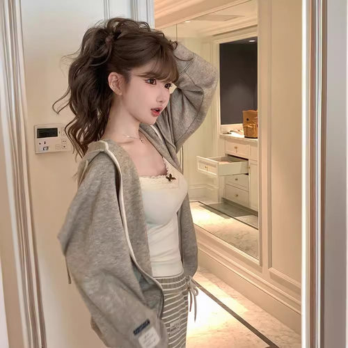 辣妹纯欲蕾丝花边吊带背心打底胸垫蝴蝶结短款修身设计无袖上衣