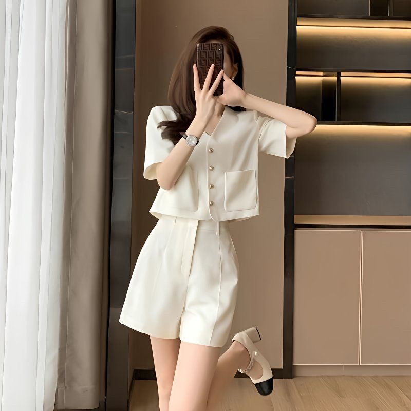 小香风高级感套装2026夏季新款小个子米白色上衣阔腿裤通勤两件套