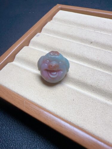 天然老矿盐源玛瑙蓝粉神兽福财猪雕刻配珠隔珠