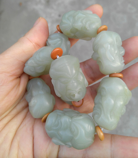 和田玉青白玉籽料沙枣青大珠手串留原皮双面罗汉立体雕手链