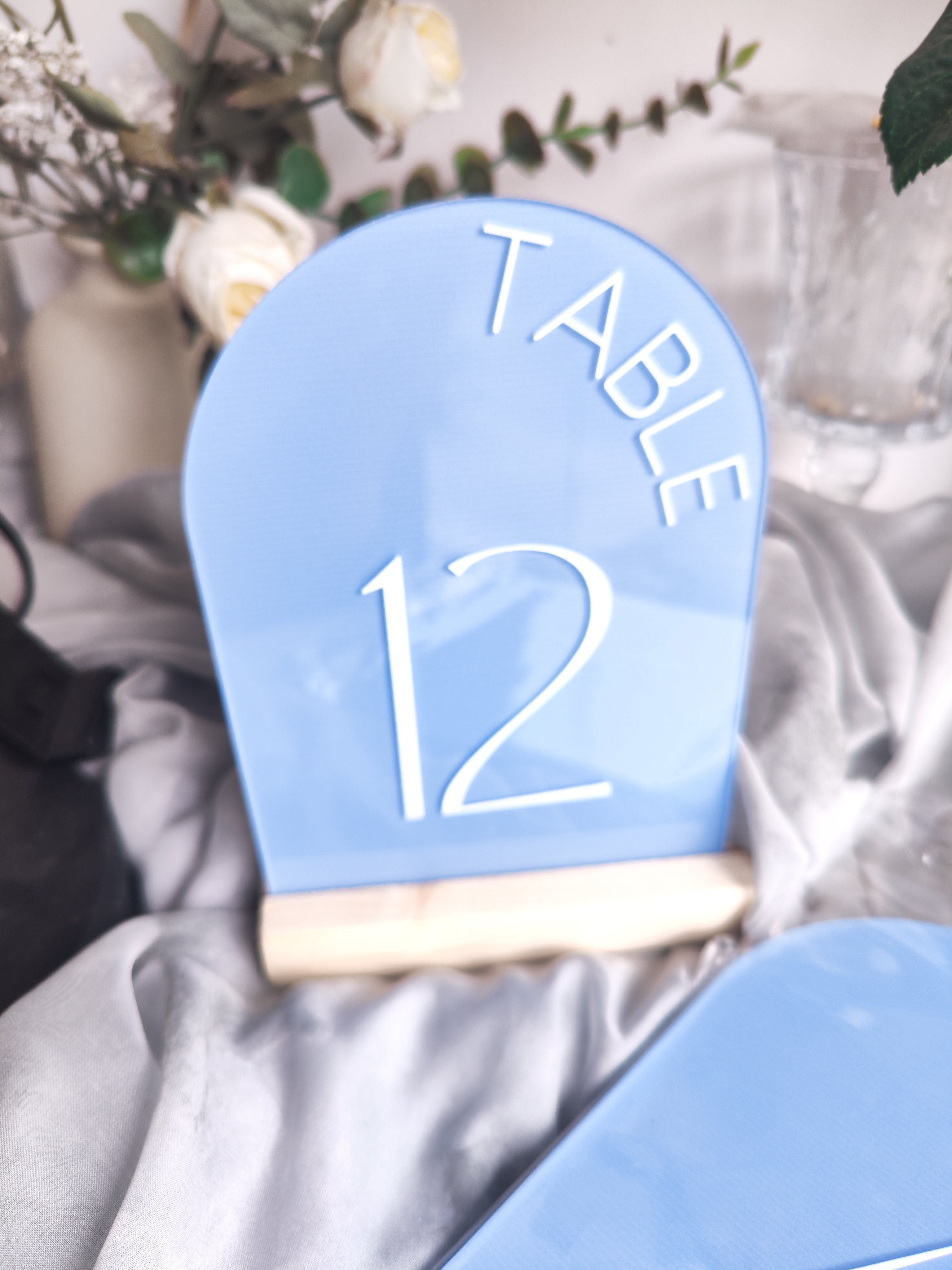 创意婚礼结婚宴席桌卡生日桌号签到透明亚克力桌牌派对商务图片