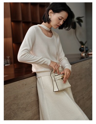 100%纯山羊绒衫女款圆领挂脖飘带系扣宽松针织衫2025秋冬季新款