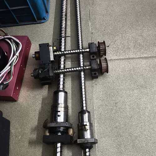 议价THK滚珠丝杆一套，原装，型号KX06 KX07