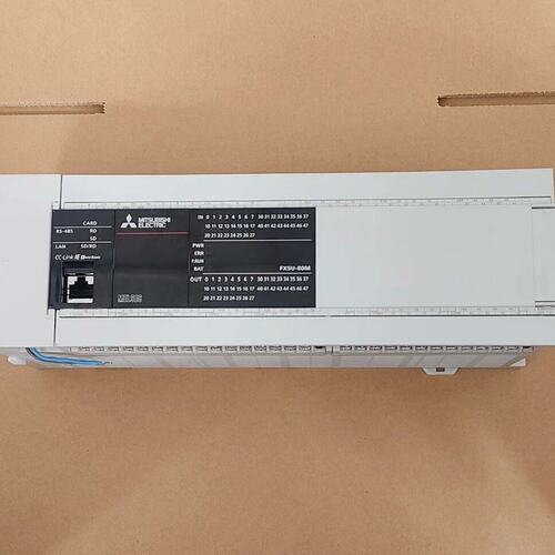 议价9新三菱FX5U-80MT/ES ，实物拍摄，外观漂亮，功能