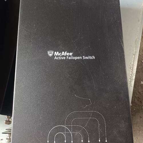 议价McAfee网络安全设备，成色如图，可通电，当配件出，包功