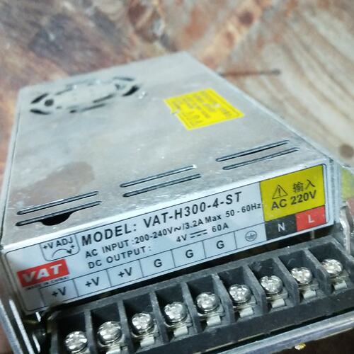 议价VAT-H300-4-ST显示屏电源出售，轻微使用痕迹。输入