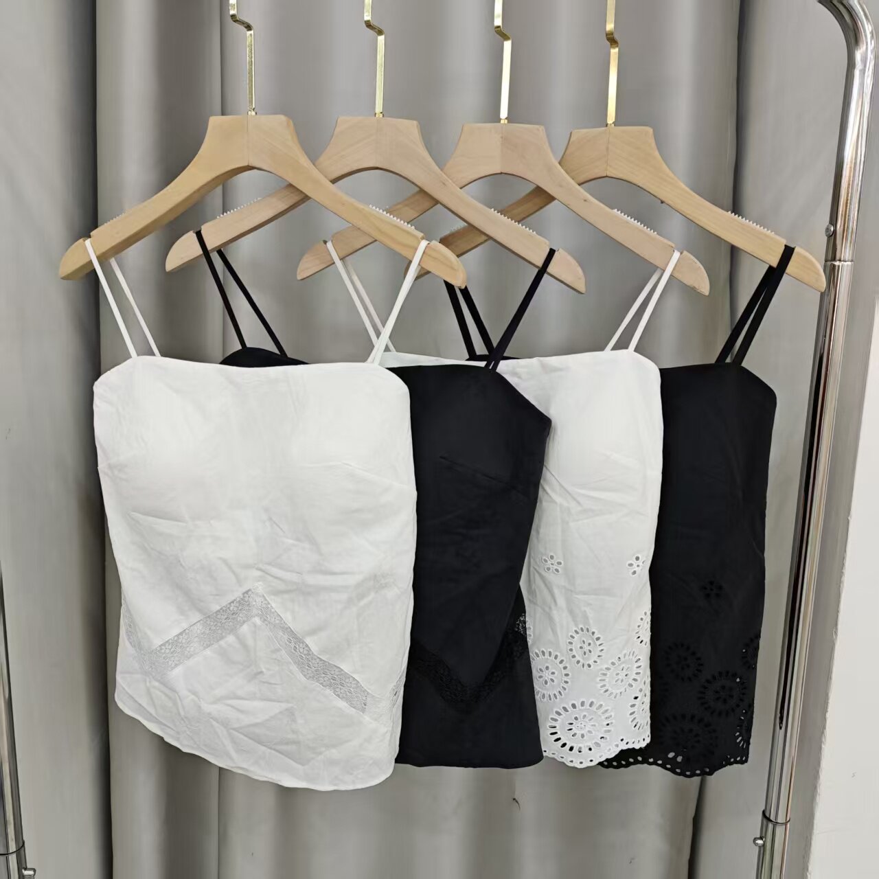 春夏新款女士细肩带甜美吊带背心带胸垫舒适透气内搭外穿打底上衣