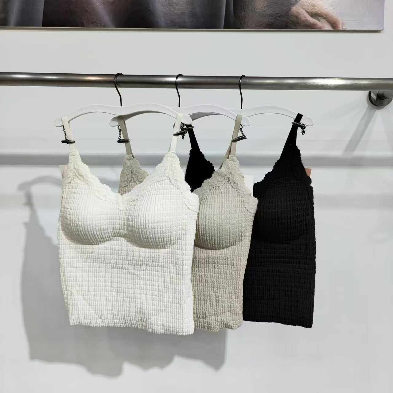 秋季新品蕾丝花边吊带背心女士泡泡布内搭带胸垫打底裹胸上衣8066