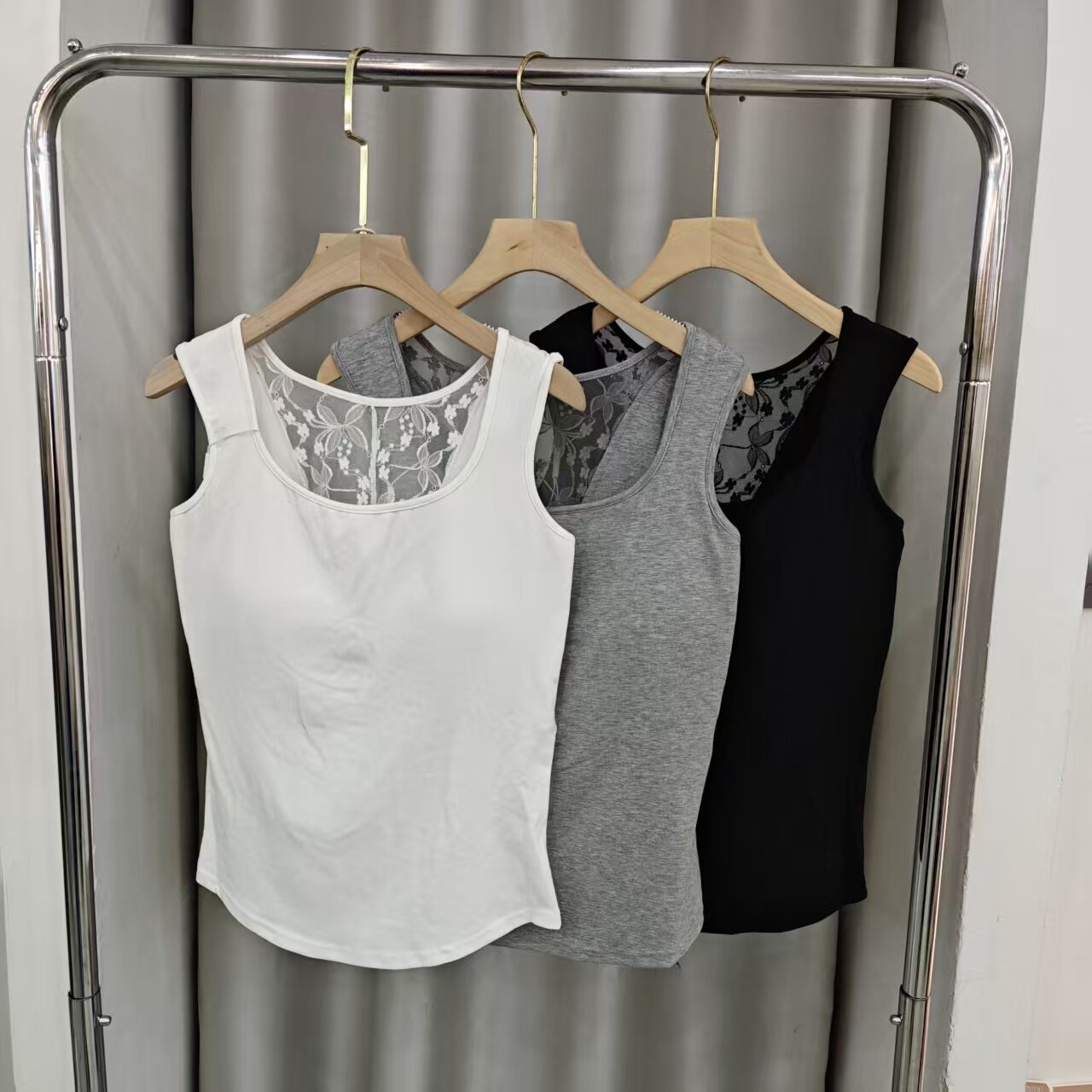 大码方领后背蕾丝吊带背心女带胸垫免穿文胸美背时尚打底衫66203