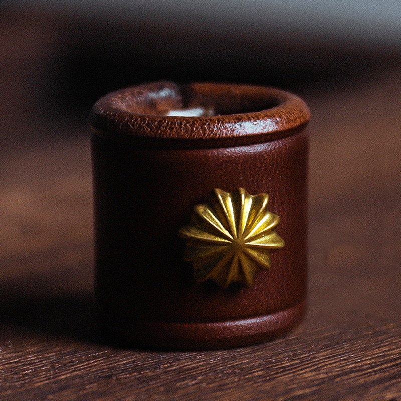 阿美咔叽horween霍尔文茶芯油蜡牛皮菊花扣方巾扣复古鹰戳领巾扣