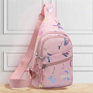 女士胸前胸包斜挎包新款百搭时尚轻便防水旅游单肩休闲小包背包