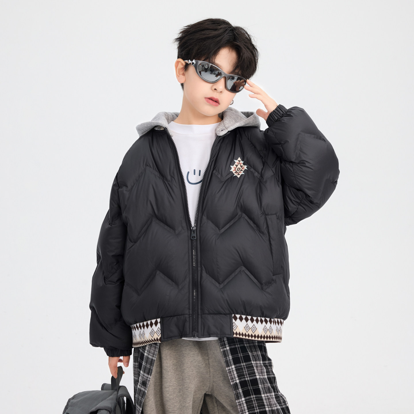 男童连帽白鸭绒羽绒服冬季2026新款中大童青少年帅气百搭保暖外套