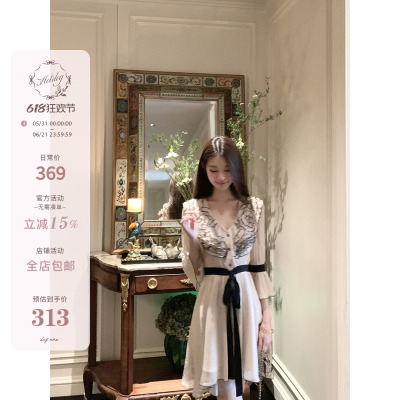 Hotdog热狗很辣杏色连衣裙