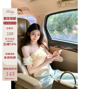 甜美温柔气质斜肩设计荷叶两色上衣 娇娇尤物 Hotdog 热狗很辣