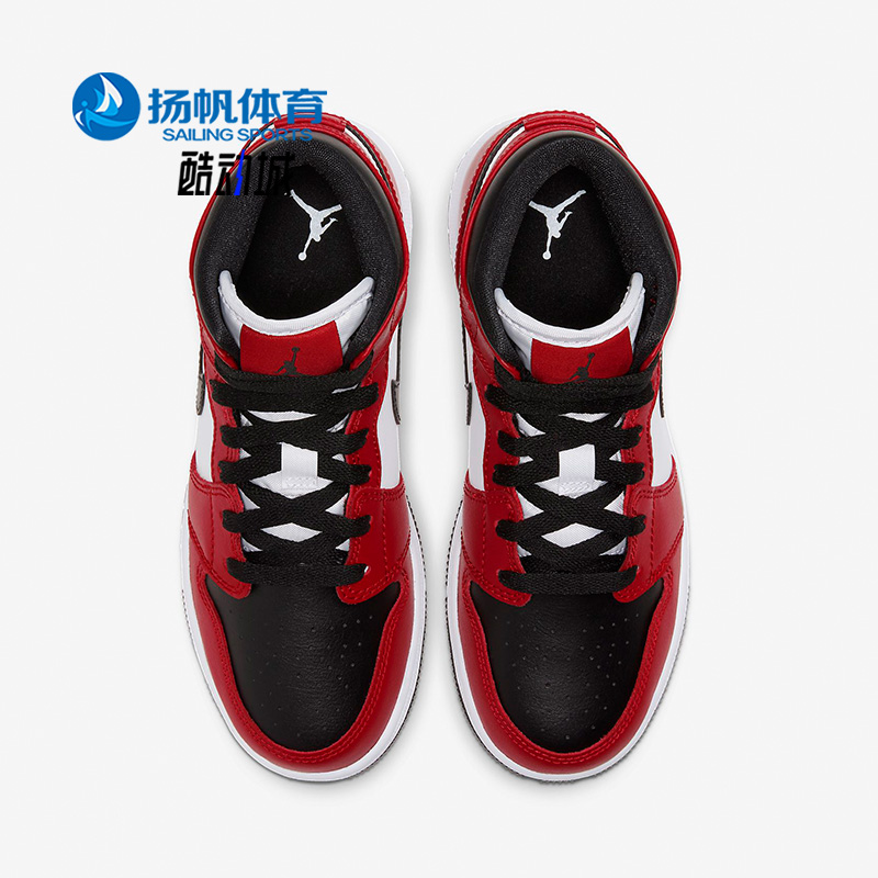 耐克春季高帮休闲风童鞋