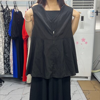 198，d_is 黑色马甲，94胸围68长，