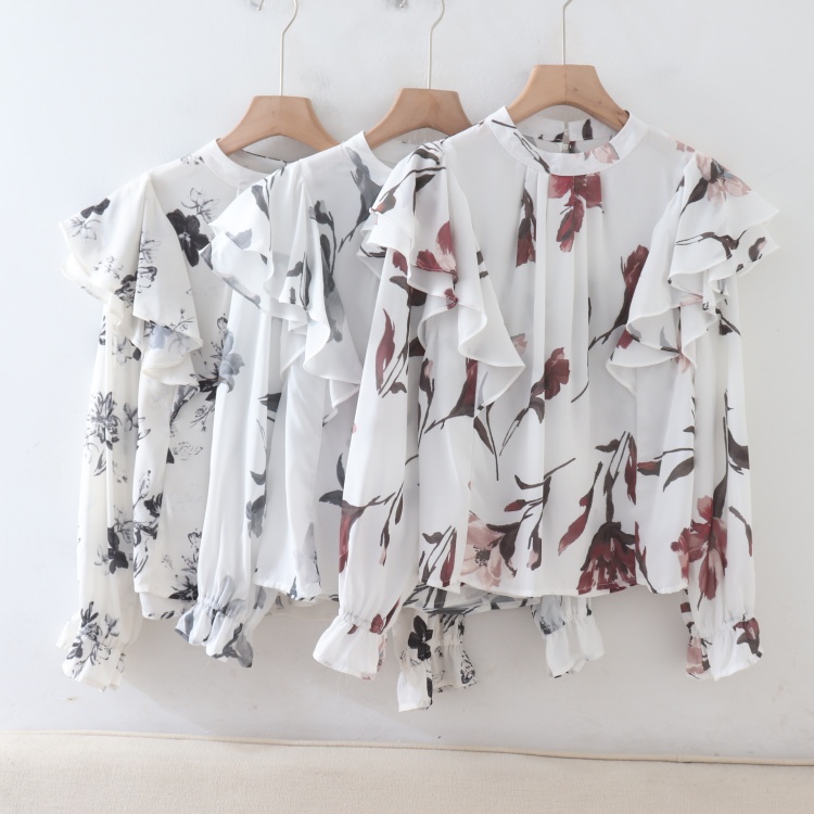 C09092日单新款后纽扣圆领套头微宽松女甜美气质印花喇叭袖衬衫