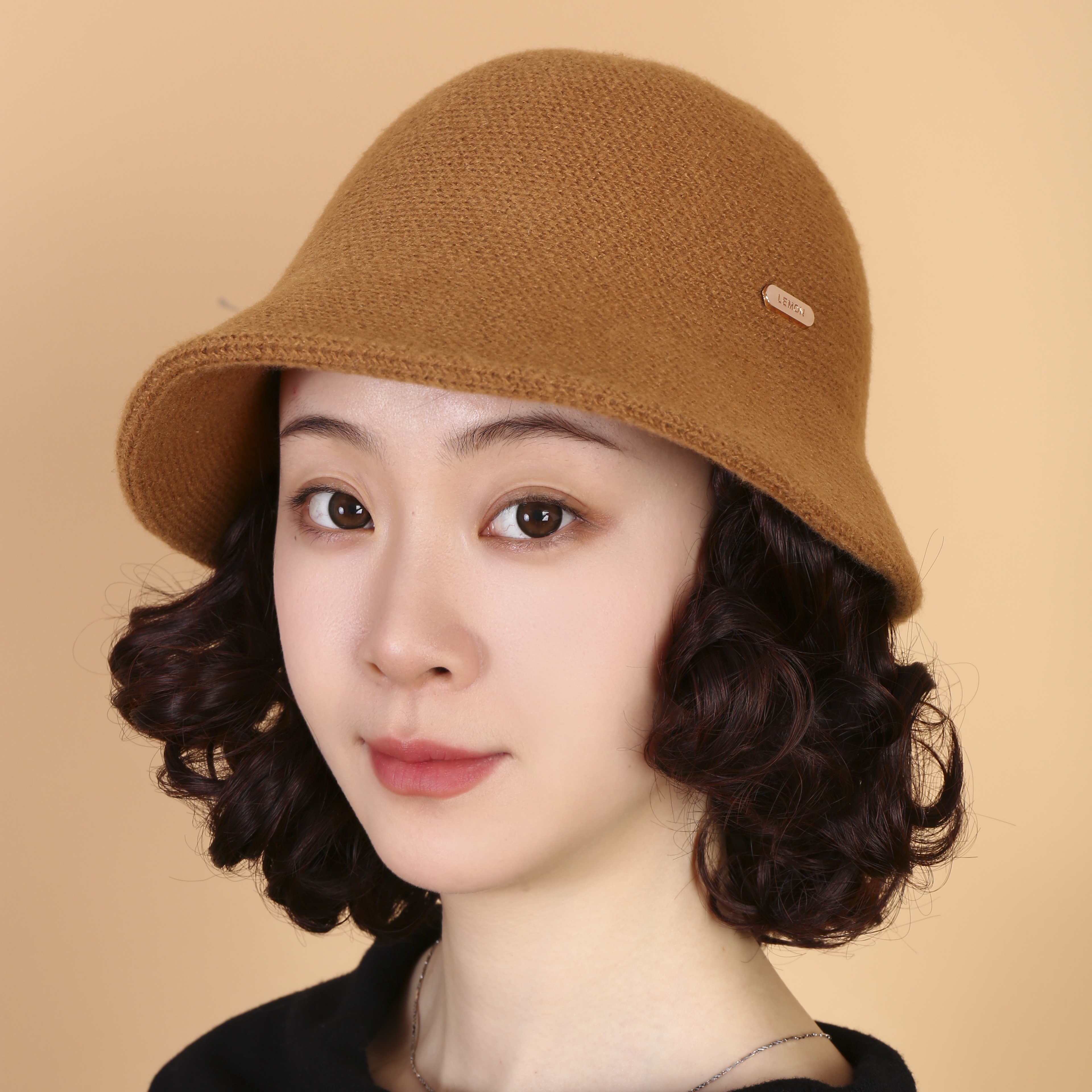 帽子假发一体纯色带假发短发卷发秋冬款妈妈渔夫帽子女士全头套