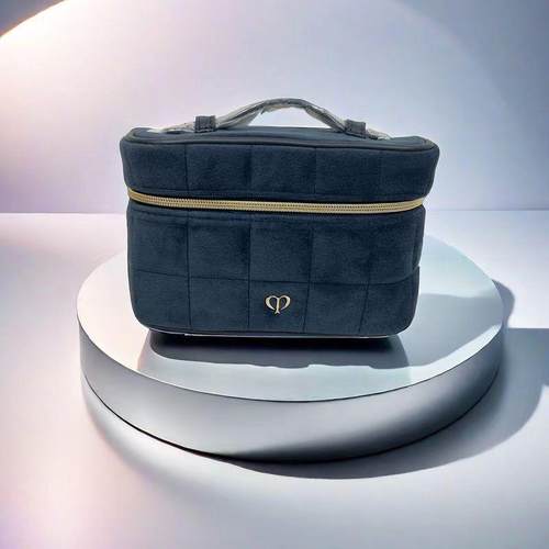 新款化妆包女2024冬季旅行用品大容量收纳包女高颜值手提便携式包