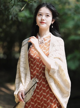 配旗袍外搭披肩秋冬新款镂空钩花文艺小清新气质针织衫外套慵懒风
