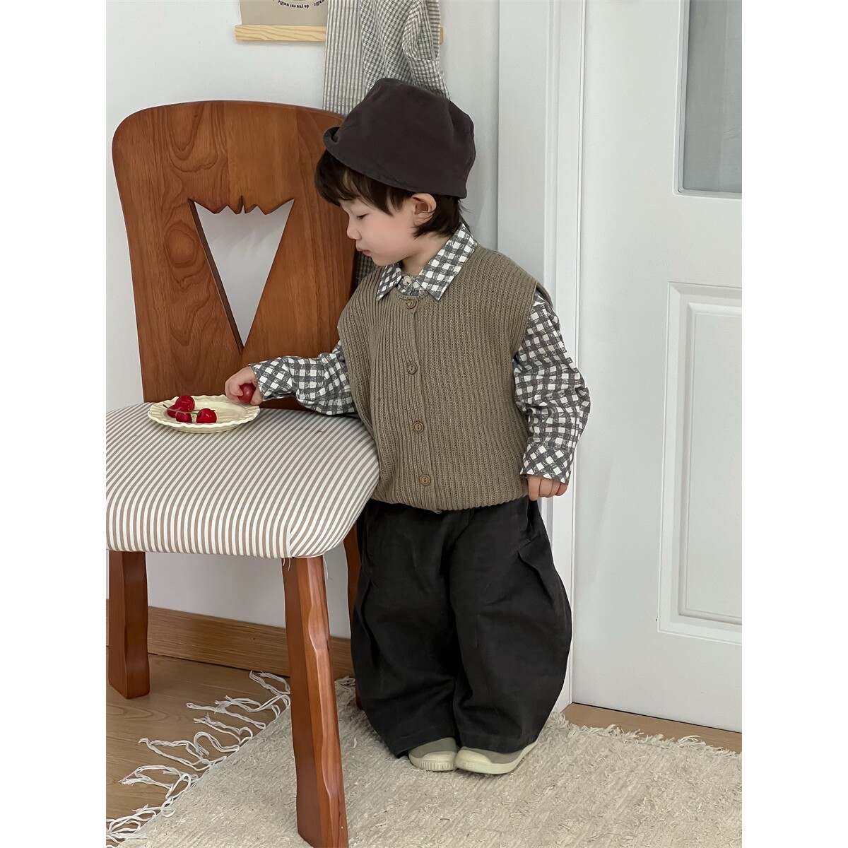 男宝宝春季格子衬衫休闲裤套装2026新款韩版童装男童毛衣马甲春装