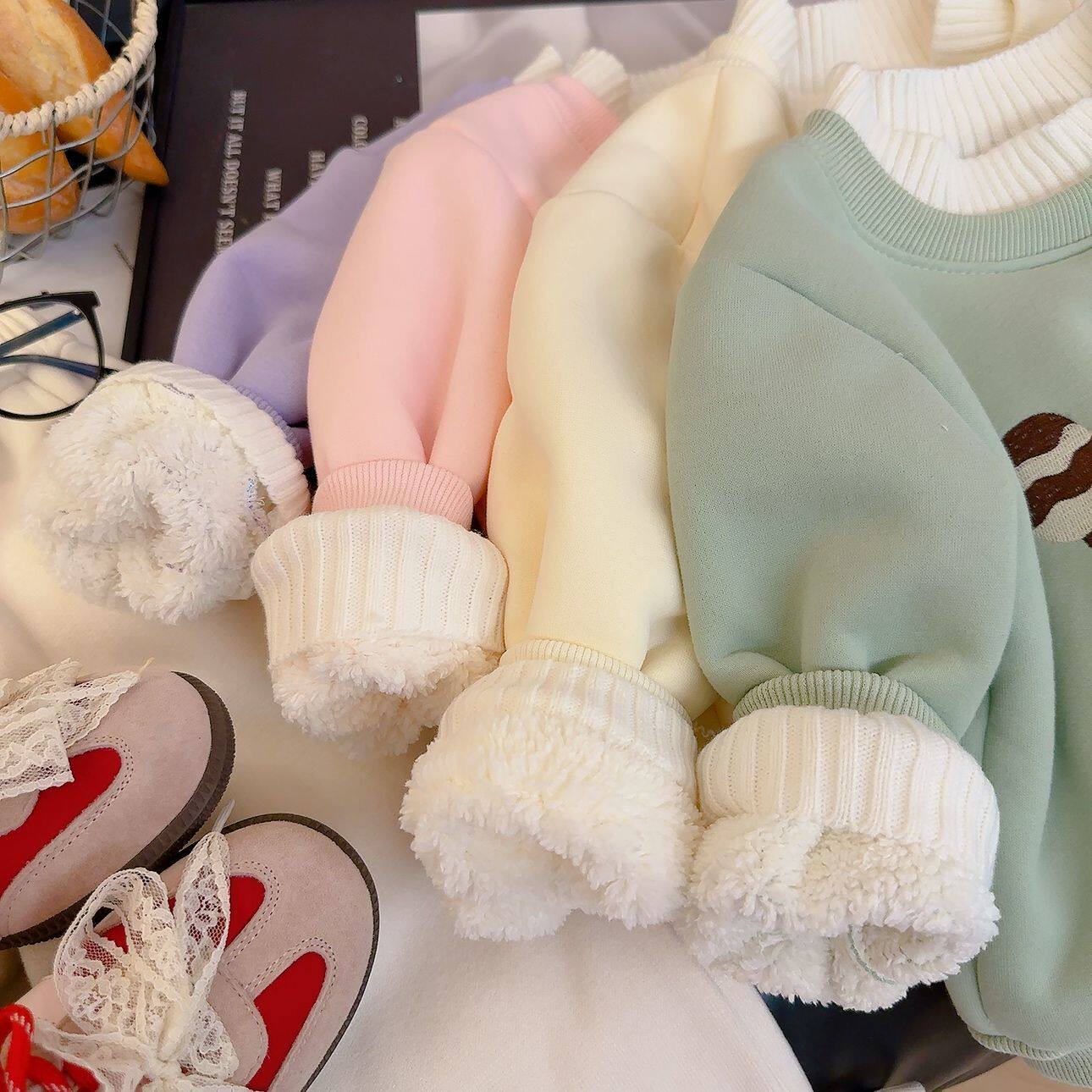 女童加绒卫衣毛衣高领新款冬季秋冬宝宝洋气儿童加厚保暖圆领上衣