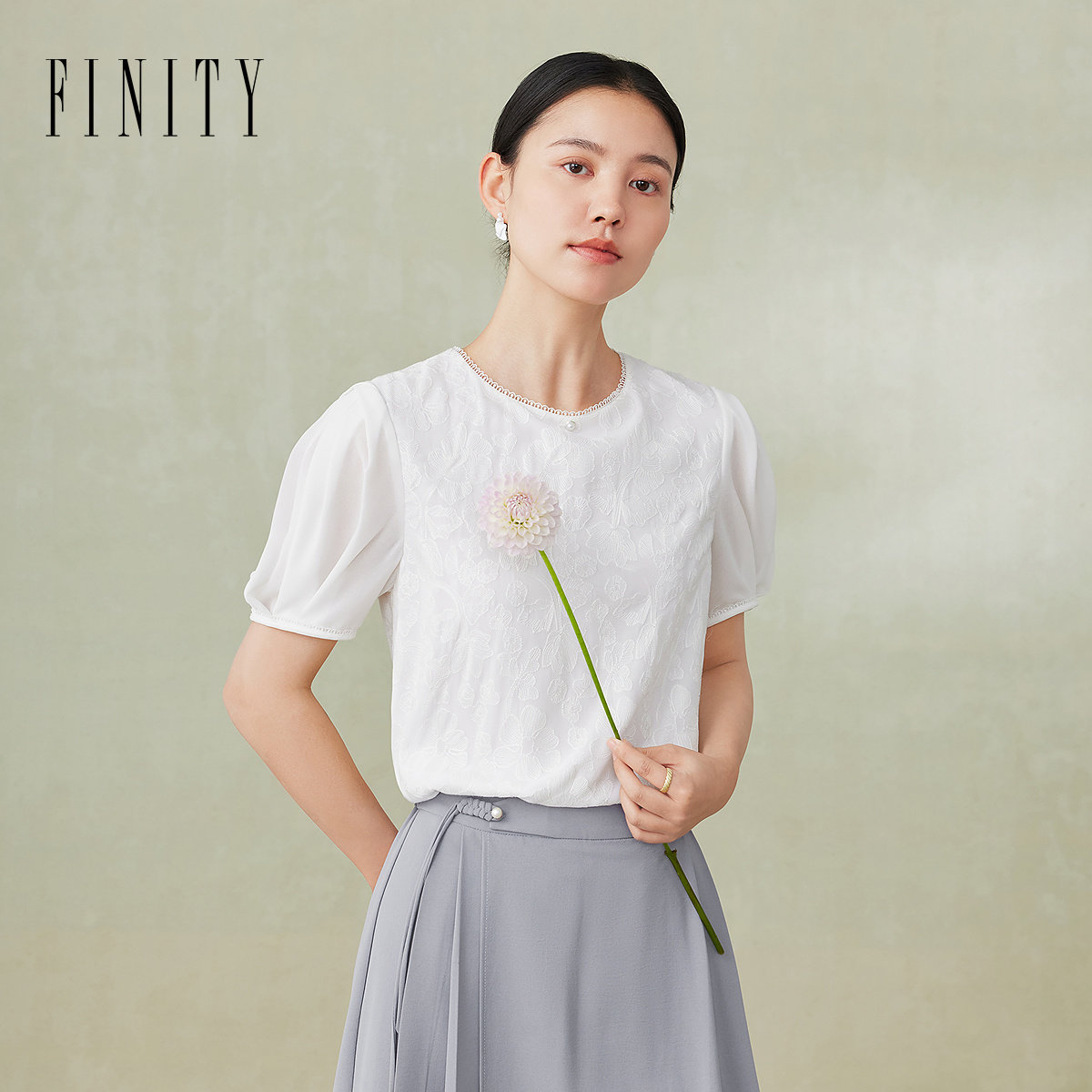 FINITY菲妮迪品牌雪纺衫2024夏季简约花边圆领法式刺绣小衫上衣女