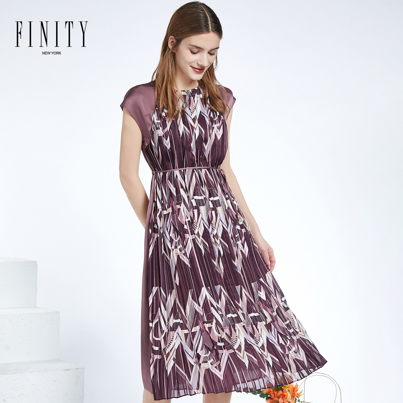 FINITY菲妮迪圆领短袖印花连衣裙春夏气质洋气时尚简约女士裙子