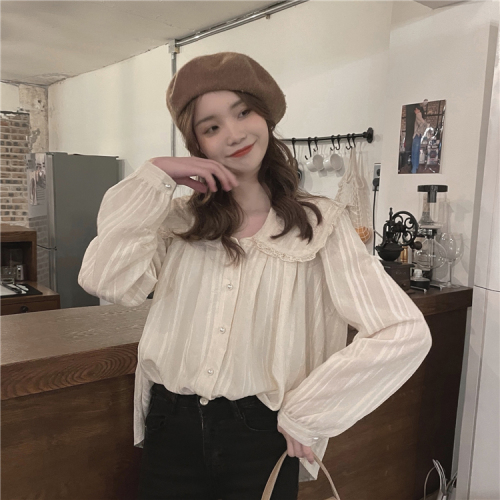 Real shooting real price ~ Korean version autumn doll collar texture sense lace splicing aging shirt~