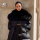 女士毛领鹅绒小剪刀羽绒服 PUFFERS MOOSE KNUCKLES