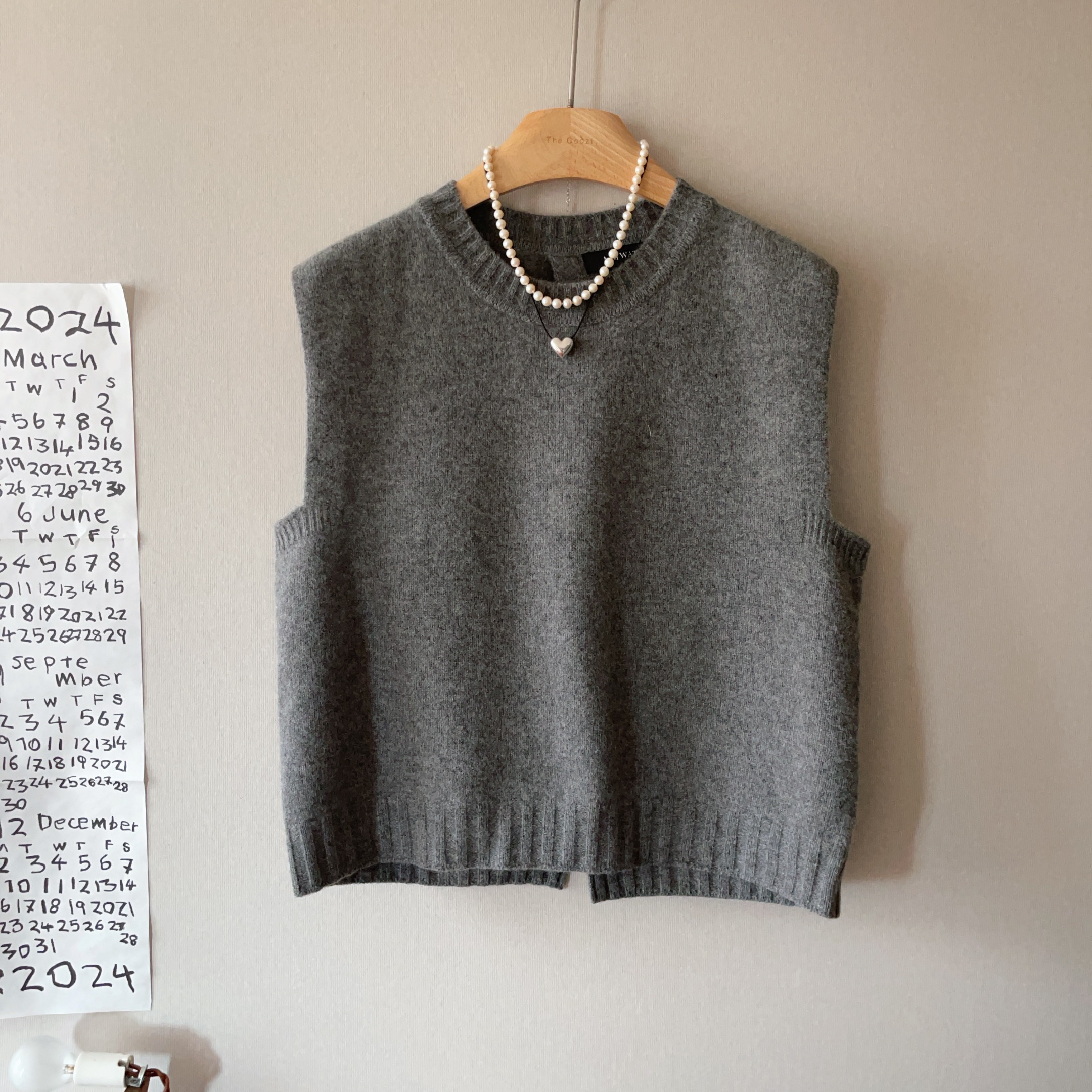 搭配师果子2025秋冬新女装韩版时尚百搭羊毛马甲软糯纽扣毛织背心