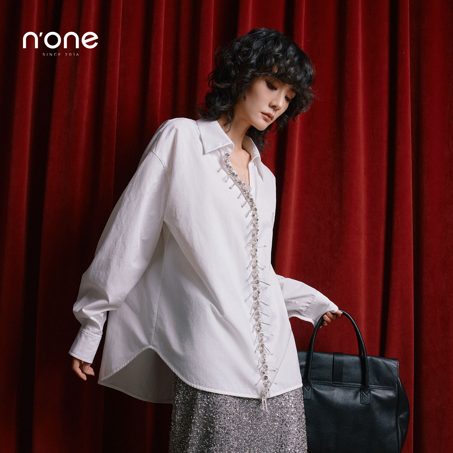 none时髦精致珍珠立体装饰衬衫