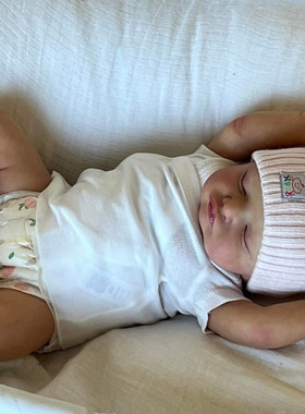 NPK45厘米仿真娃娃手绘头发布身Rosalie白衣毛线帽3D皮肤跨境货源